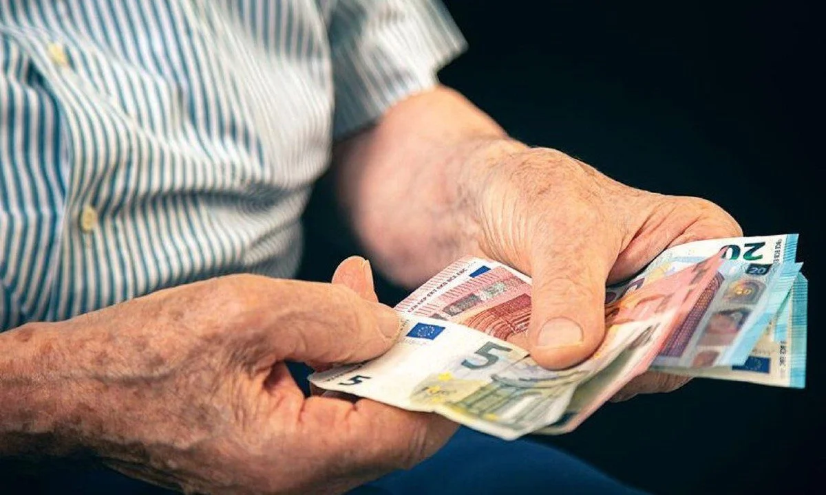 Συνταξιοδότηση: Οδηγός για να βγείτε στη σύνταξη ακόμη και πέντε χρόνια νωρίτερα. Τα ποσά που πρέπει να καταβάλουν οι ασφαλισμένοι.