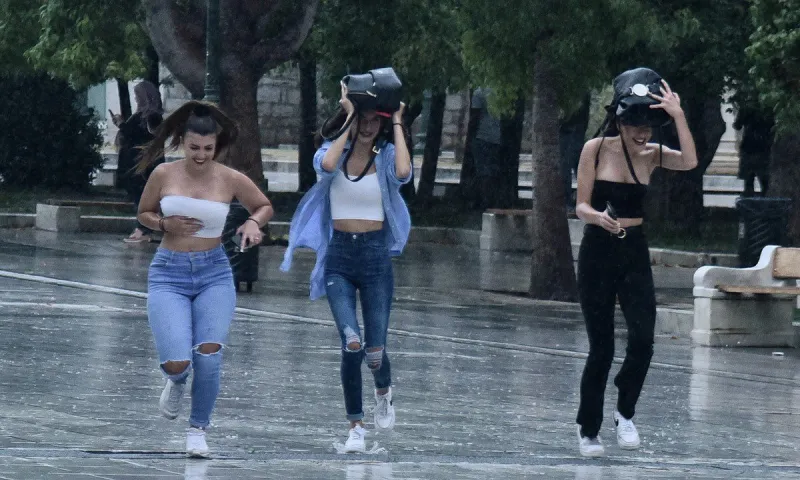 Καιρός: Κακοκαιρία στην Ελλάδα - Τι καιρό θα έχει τον 15Αύγουστο;