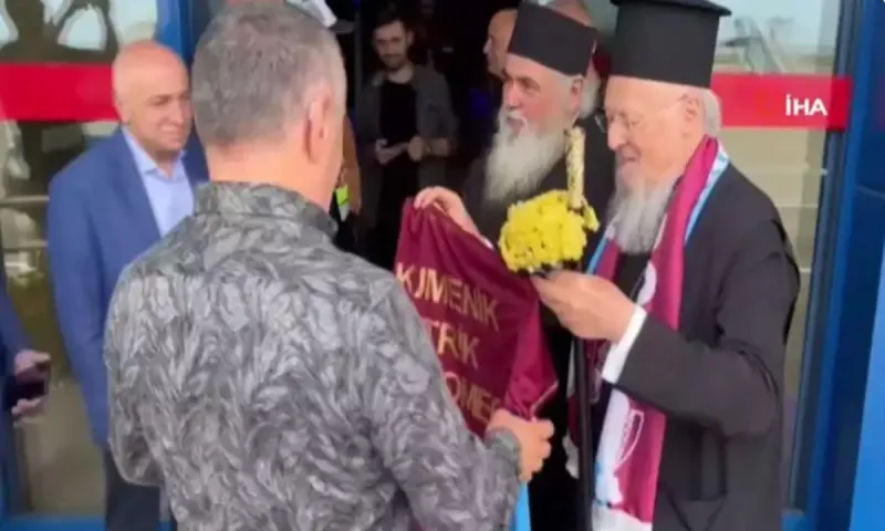 Τουρκία - «Βράζει» ο Μπαχτσελί με τη φανέλα της Τραμπζονσπόρ που έγραφε «Οικουμενικός Πατριάρχης»