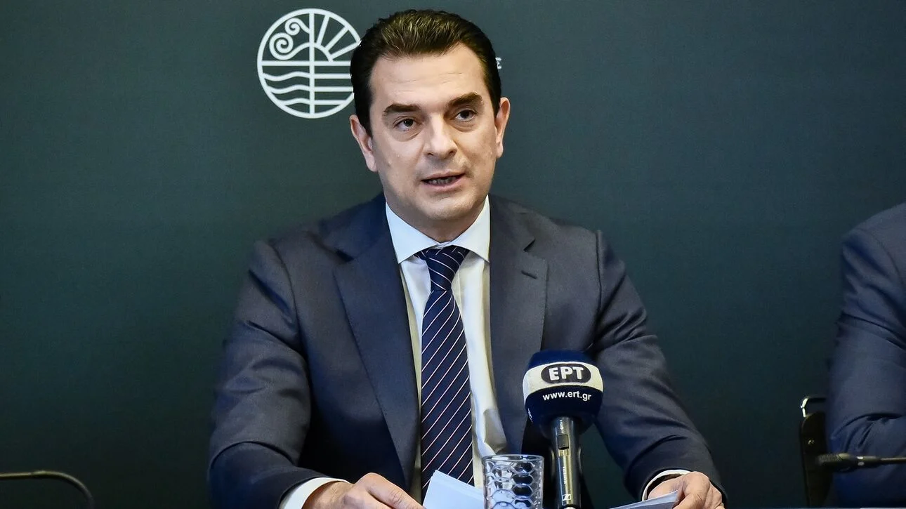 Ο Κώστας Σκρέκας εμμέσως προτρέπει να υιοθετήσουν οι πολίτες την λογική ενεργειακής λιτότητας ή ακόμα και μέτρα - σοκ όπως της Γερμανίας.
