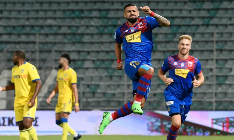 Super League νέα 30/8: Στην τελική ευθεία του Φερνάντες - Υπογράφει ο Μπακάκης - Ζημιά ο Νέιρα!
