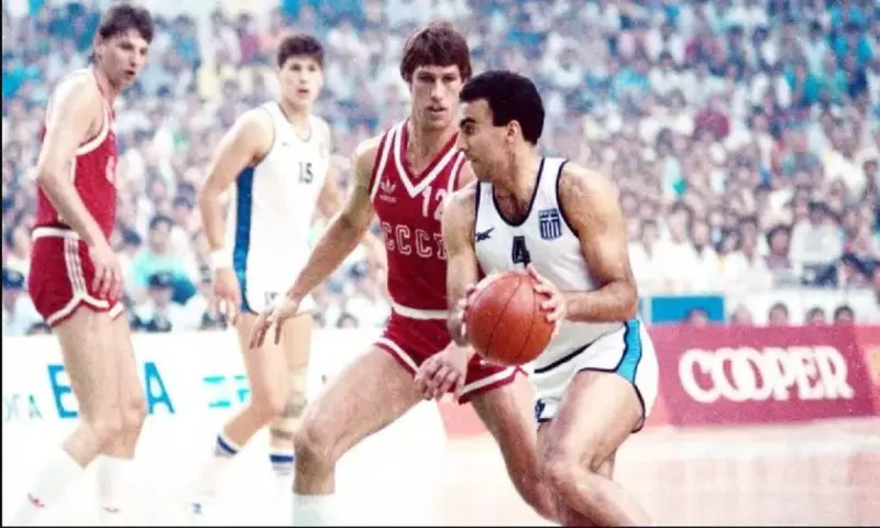Ο Γκάλης παραμένει στο θρόνο του