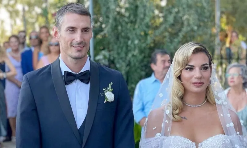Survivor: Ανέβηκαν τα σκαλιά της εκκλησίας η Σταυρούλα Χρυσαειδή και ο Παναγιώτης Τριβυζάς