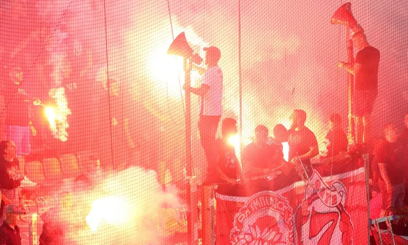 Θύρα 7: Ο κόσμος ήταν λες και κέρδισε ο Ολυμπιακός - Απόντες οι παίκτες