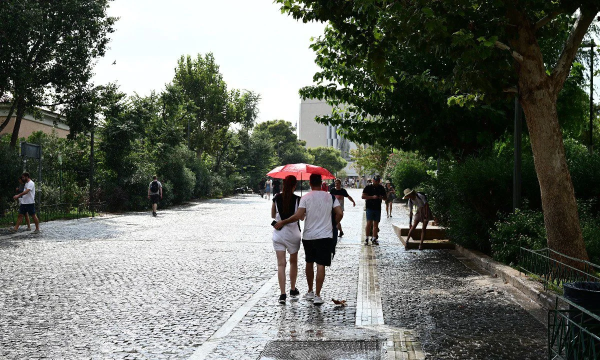 Καιρός (17/9): Βροχερός καιρός στα Δυτικά και τα Βόρεια το Σάββατο, αλλά και θερμοκρασίες έως 40 βαθμούς, σε Θεσσαλία και Ανατολική Στερεά.