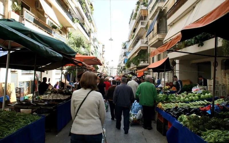 Εγκαταλελειμμένοι από το κράτος, «σφίγγουν το ζωνάρι» - 2 στους 3 Έλληνες κόβουν τρόφιμα και κατανάλωση ρεύματος!