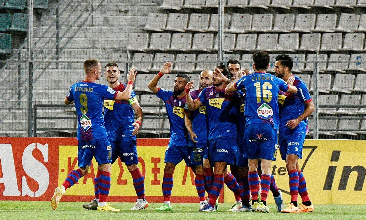 Bόλος - Άρης 2-0: Οι Θεσσαλοί εκμεταλλεύτηκαν στο έπακρο τα αμυντικά λάθη που έκαναν οι «κιτρινόμαυροι». Άστοχη η επιλογή Πίρσμαν ως παρτενέρ του Φαμπιάνο. Τον άλλαξε άρον - άρον ο Πάρντιου αλλά η ζημιά είχε γίνει!