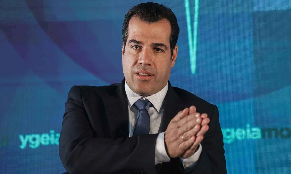 Αποφάσισε επιτέλους ο Θάνος Πλεύρης να δώσει τέλος στον παραλογισμό που κρατάει τους ανεμβολίαστους υγειονομικούς σε εργασιακή «ομηρία»;