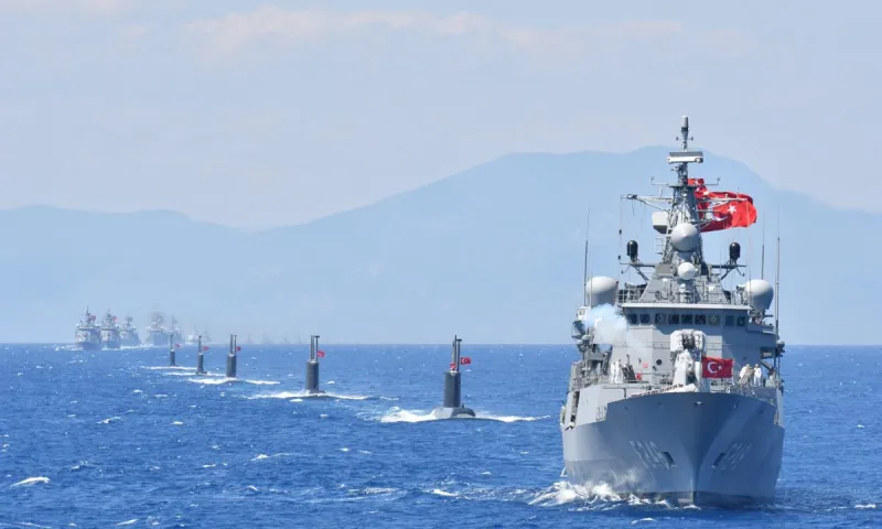 Ελληνοτουρκικά: Νέες πολεμικές ιαχές από την Άγκυρα - «Ο στρατός έχει πάρει εντολές, μην ξεχάσετε να κολυμπήσετε»