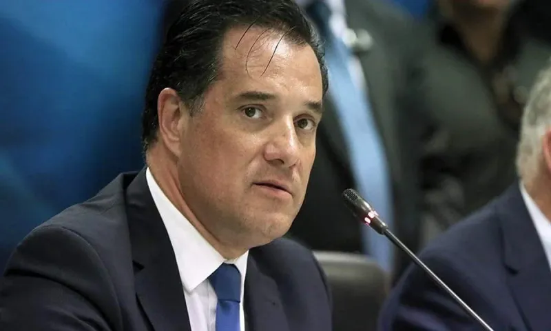 Άδωνις Γεωργιάδης: «Να πάτε στη Ρουμανία αν νομίζετε ότι είναι καλύτερα – Τι κάθομαι και ασχολούμαι;»