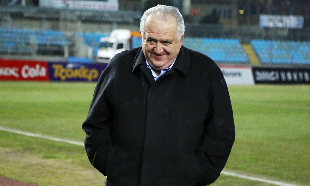 Super League νέα 6/10: «Σκόνη» και προβληματισμός στον ΠΑΣ Γιάννινα. Ο Χριστοβασίλης περνάει στην αντεπίθεση τον... Νοέμβριο. Επέκταση του συμβολαίου του Αθανασίου έκανε ο Ατρόμητος. Ο Τοράλ θέτει υποψηφιότητα για το αρχικό σχήμα κόντρα στον Ολυμπιακό.