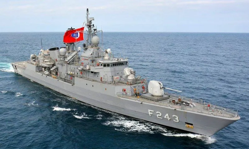 Έλληνας βουλευτής προειδοποιεί: «Η Τουρκία θα πάρει τα F-16 -  Αν βγάλει πλοίο ο Ερντογάν, το βυθίζεις»