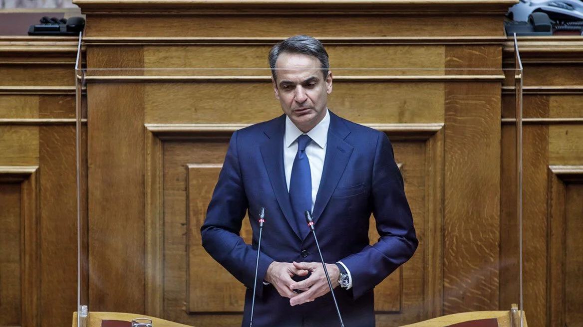 Εκτός πραγματικότητας για άλλη μια φορά ο Κυριάκος Μητσοτάκης, ανέβηκε στο βήμα της Βουλής για να... αποθεώσει την πολιτική που ακολουθεί στην ακρίβεια.