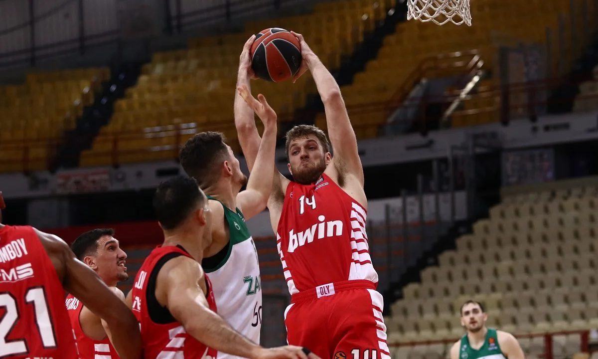 Ο Σάσα Βεζένκοφ πρόσθεσε ακόμα ένα double- double στην Euroleague και ο Ολυμπιακός έκανε το 2/2 αφού επικράτησε 90-80 της Ζαλγκίρις.