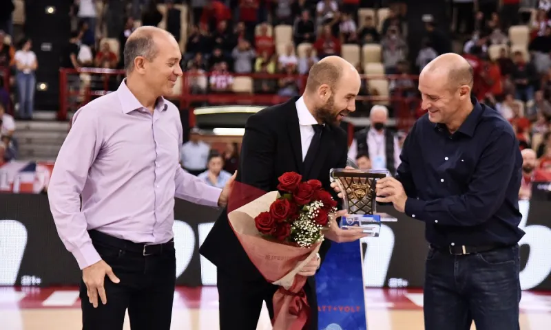 Ολυμπιακός- Περιστέρι 101-79: Ο Σπανούλης αποθεώθηκε, οι «ερυθρόλευκοι μάγεψαν»
