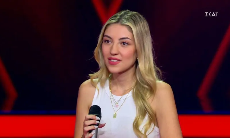 The Voice: Η 19χρονη ξανθιά παρουσία που έκανε και τις τέσσερις καρέκλες να γυρίσουν