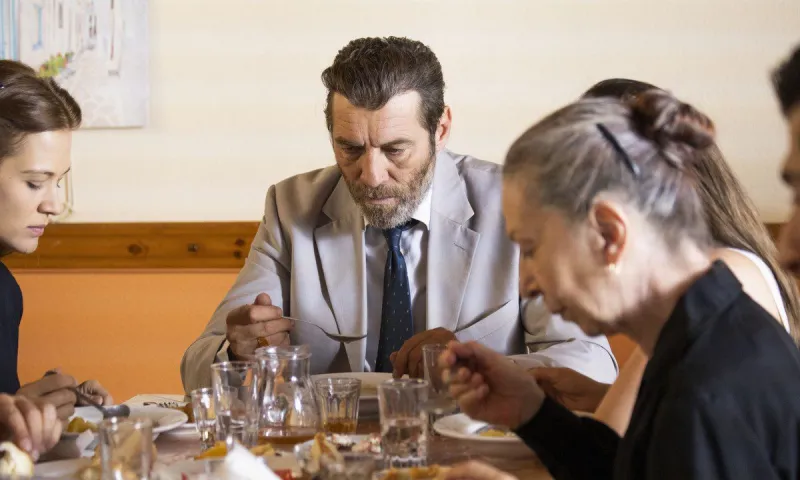 Αυτή η νύχτα μένει επόμενα επεισόδια: Παρακολουθούν τον Χρήστο ενώ ξεσπάει πάνω στον τάφο της Μαρίνας