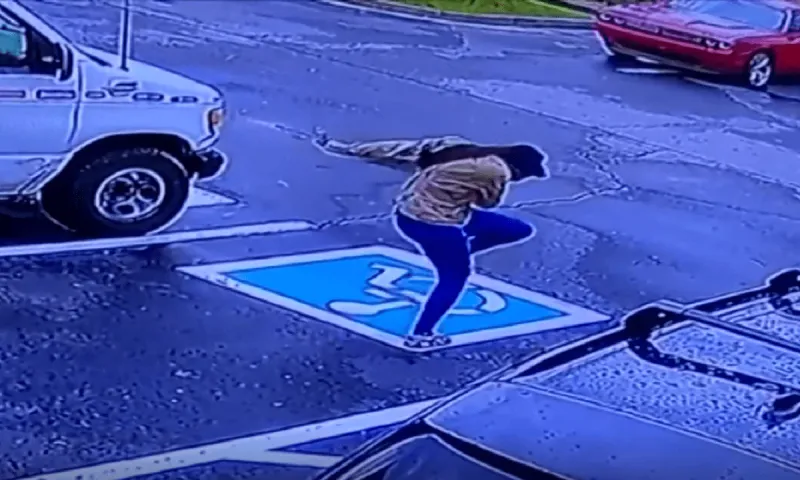 Βρήκε δουλειά και έγινε Viral με τον τρελό χορό της! (vid)