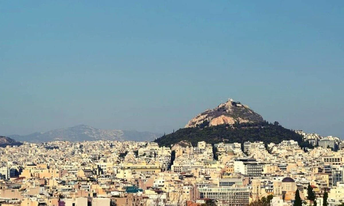 Καλοκαιρινός ο καιρός, σε όλη τη χώρα, την Πέμπτη (20/10/2022), με μερικά διαστήματα νεφώσεων μόνο σε μερικές περιοχές όπως η Κρήτη.