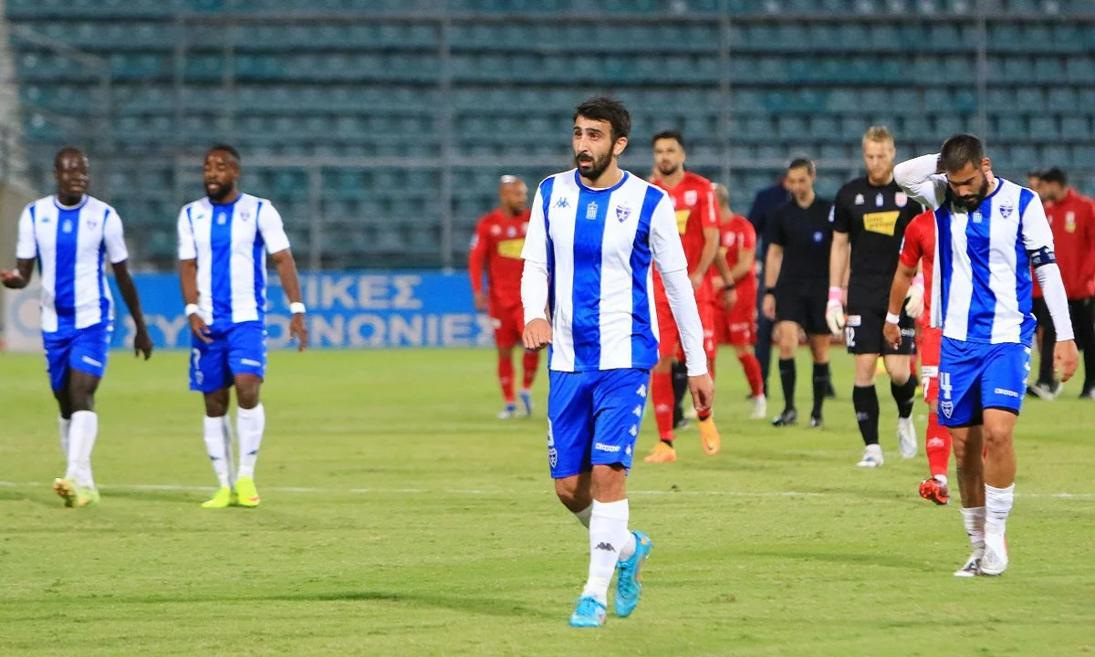 Super League νέα 20/10: Αυτοί είναι στην πόρτα της εξόδου στον Ιωνικό - Για ποιους χτυπάει η καμπάνα στο Αγρίνιο