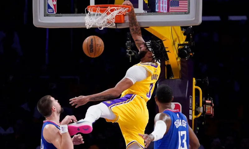 NBA Αποτελέσματα: Οι Κλίπερς το ντέρμπι του Λος Άντζελες - Ηχηρό μήνυμα από τους Μπακς