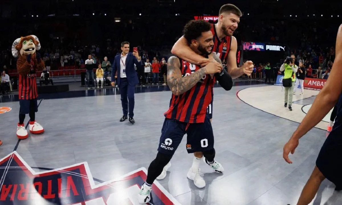 Μια ματιά στη βαθμολογία δείχνει ότι ο Ολυμπιακός και η Μπασκόνια βρίσκονται ακριβώς στο ίδιο ρεκόρ, δηλαδή στο 3-0.