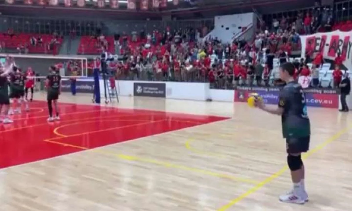 Βόλεϊ: Ο νεαρός Γιώργος Μαντελίδης έγραψε… ιστορία με τον Μίλωνα, καθώς έκανε ευρωπαϊκό ντεμπούτο σε ηλικία μόλις 15 ετών!