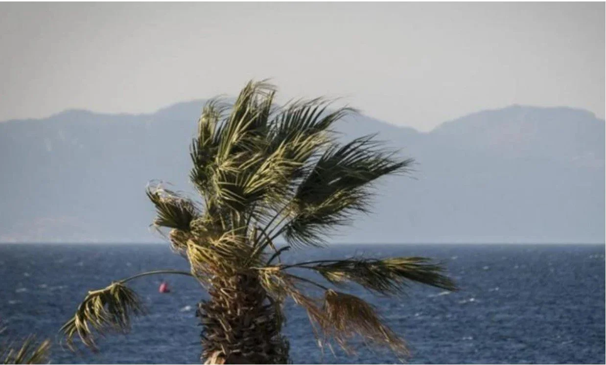 Αίθριος γενικός ο καιρός το Σάββατο (29/10/2022), ωστόσο δεν θα λείψουν οι ισχυροί άνεμοι στο Αιγαίο, καθώς θα φτάσουν έως τα 7 μποφόρ.