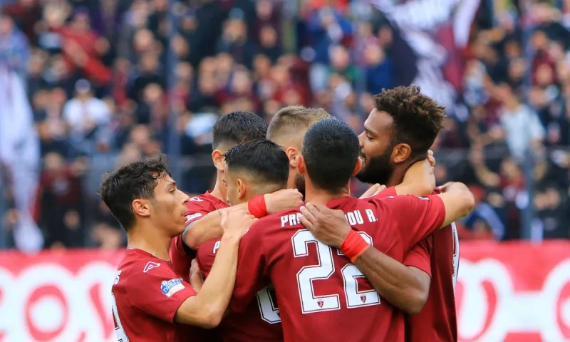 Super League 2: Πρεμιέρα με νίκη για ΑΕΛ και Καλαμάτα - Δεν έλειψαν οι εκπλήξεις