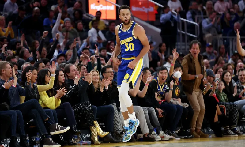 NBA Αποτελέσματα: Ξανά βαριά ήττα για τους Λέικερς – Κοντά στην 50άρα ο Στεφ Κάρι!