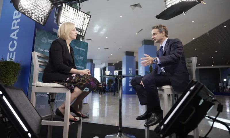Μητσοτάκης στο Bloomberg: Απαγορεύει τις ήδη παράνομες παρακολουθήσεις και αποποιείται κάθε ευθύνη για τις δήθεν «νόμιμες»
