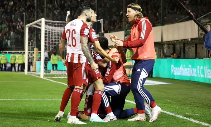 Ολυμπιακός: Ο Λάιντνερ προσπέρασε τον Μαρσέλο – ΑΕΚ και ο αγωνιστικός χώρος στη Λιβαδειά φέρνουν αλλαγές