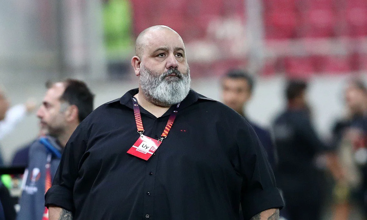 Με ανάρτησή του ο Κώστας Καραπαπάς, άφησε ανοικτό το ενδεχόμενο να κάνει διαδικτυακές εκπομπές, ώστε να σχολιάζει τα ποδοσφαιρικά