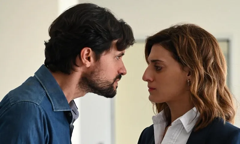 Σασμός επόμενα επεισόδια: Ο Σταύρος πιάνει στα πράσα Αργυρώ και Αστέρη να φιλιούνται