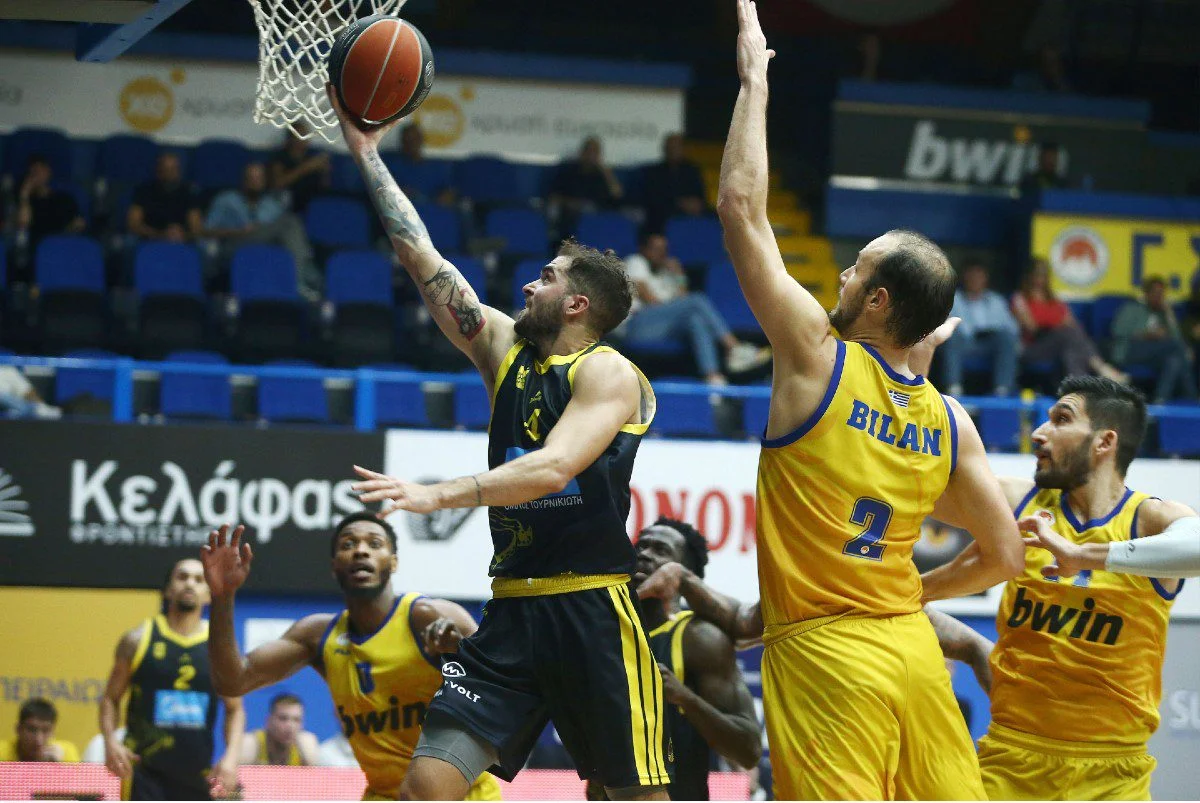 Περιστέρι - Άρης 92-90: Με φόλοου του Μπίλαν 2'' πριν το τέλος, το Περιστέρι «λύγισε» τον Άρη που είχε «διαστημικό» Τολιόπουλο με 38 πόντους.