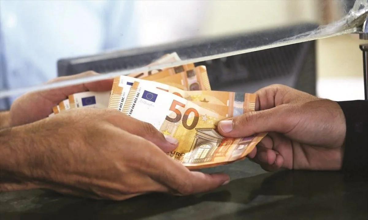 Επίδομα ακρίβειας: Πριν από τα Χριστούγεννα θα έρθει το επίδομα ακρίβειας, με χιλιάδες δικαιούχους να παίρνουν τον μποναμά των 250 ευρώ.