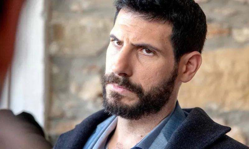 Άγρια Γη επόμενα επεισόδια: Ο Βλάσσης απειλεί θανάσιμα το Μάνο και τα φτιάχνει με την Ελπίδα - Η Όλγα τον δωροδοκεί