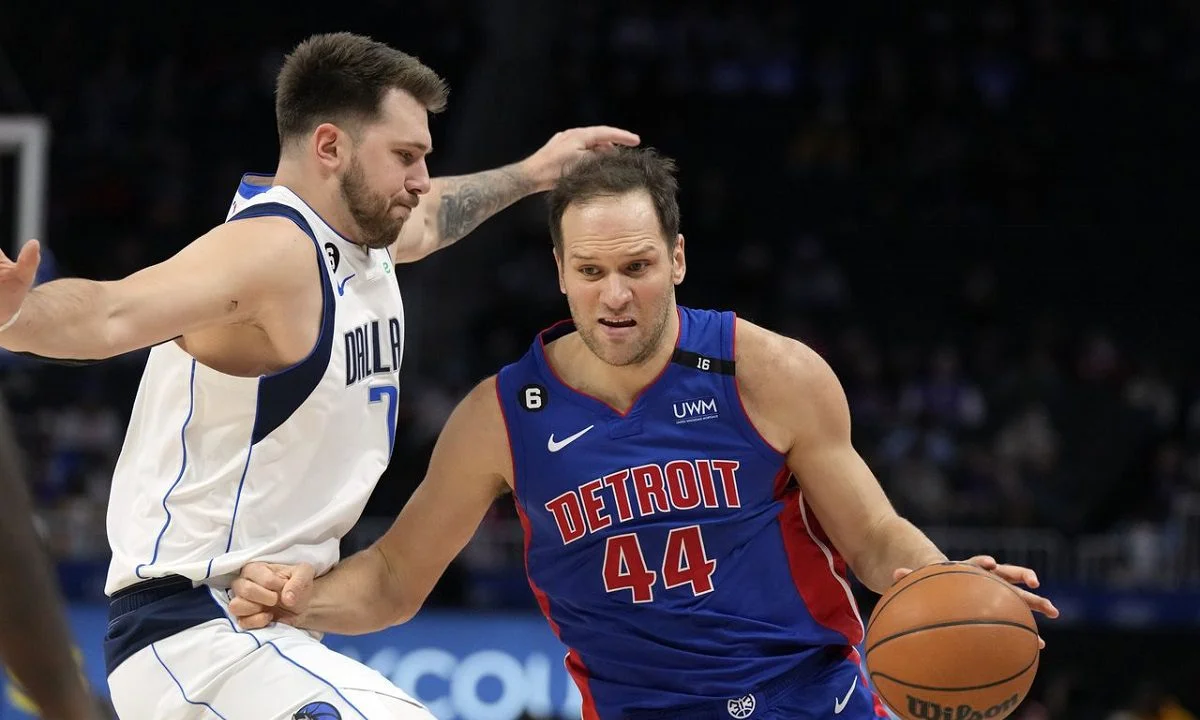 NBA Αποτελέσματα: Σε ένα ματς-θρίλερ που οδηγήθηκε σε παράταση, οι Πίστονς των Μπογκντάνοβιτς και Χέιες πικράτησαν των Μάβερικς του Ντόντσιτς.