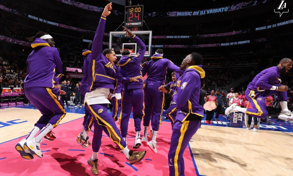 NBA Αποτελέσματα: Ο Άντονι Ντέιβις συνεχίζει τις «εκκωφαντικές» εμφανίσεις κι έτσι Λέικερς νίκησαν και μέσα στην Γουάσινγκτον με 130-119.