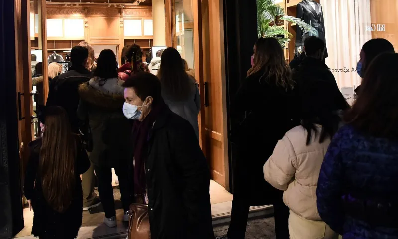 Εμπορικά καταστήματα: Πρεμιέρα για το εορταστικό ωράριο - Πώς θα λειτουργήσουν τα Χριστούγεννα