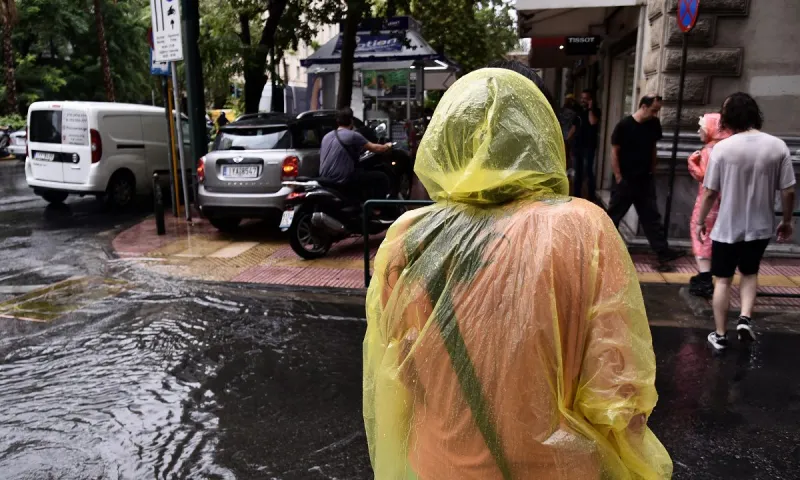 Καιρός: Υποχωρεί σταδιακά η κακοκαιρία από τη Δευτέρα (12/12) - Πού αναμένονται βροχές