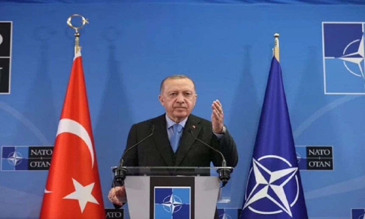 Οι Τούρκοι έχουν ξεκινήσει μία άκρως επιθετική ρητορική κατά της Ελλάδας, απειλώντας μάλιστα με πυραυλικά χτυπήματα ακόμα και στην Αθήνα.