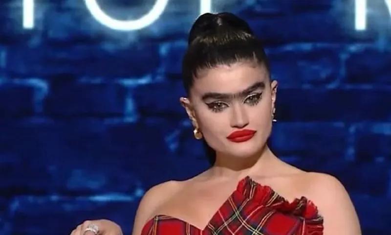 GNTM: Η Σοφία Χατζηπαντελή επέστρεψε και «έριξε» το Twitter - «1-0 την Καγιά από τα αποδυτήρια»