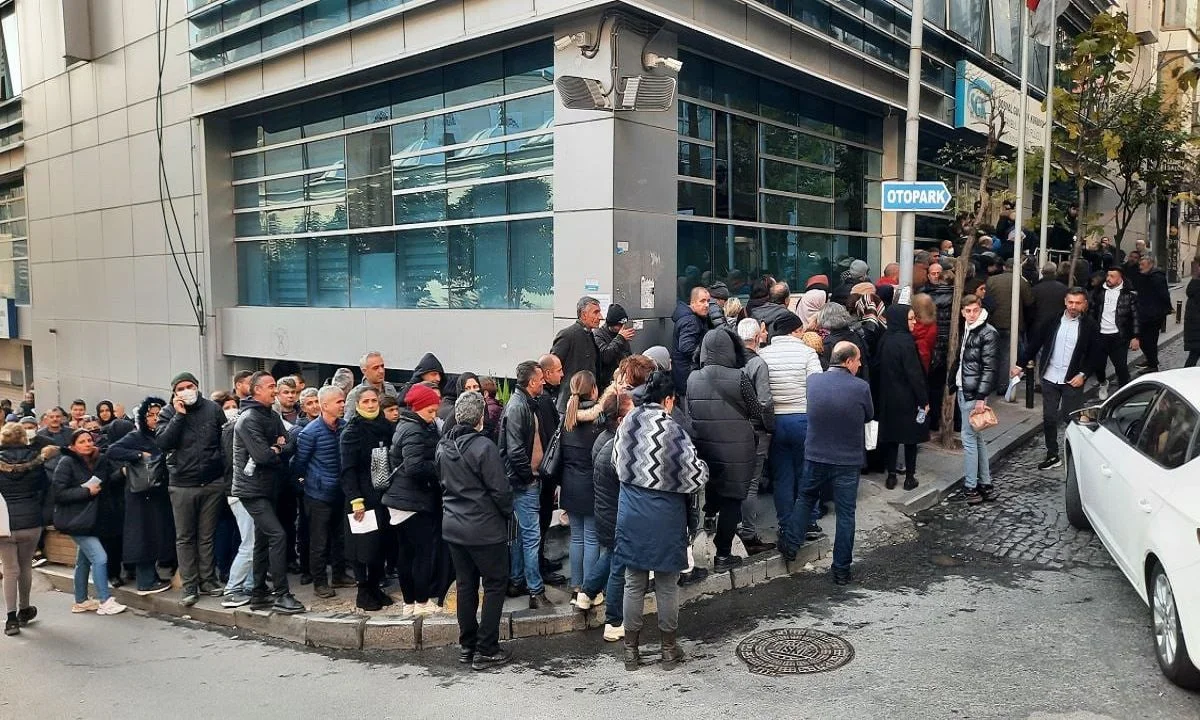Τεράστιες ουρές από 40άρηδες και 50ρηδες συνταξιούχους την Τουρκία - Ποια η ανησυχία των εταιρειών