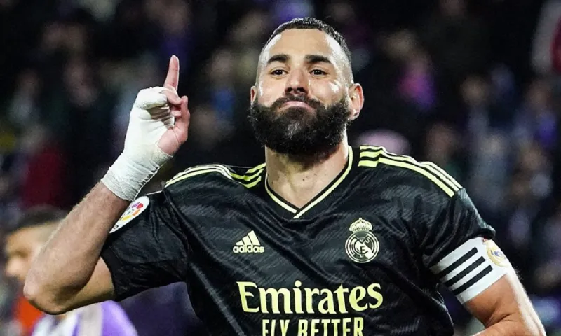 Laliga: Μηδένα προ του... Καρίμ μακάριζε - Ο Γάλλος έσωσε από γκέλα τη Ρεάλ