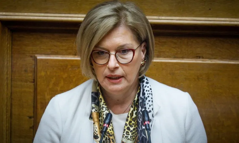 «Λαγός» του υπουργείου Υγείας αποδείχθηκε ο Πορτοσάλτε: «Δεν αξίζει ο κόπος να παράγονται φθηνά φάρμακα» είπε η απίστευτη Μίνα Γκάγκα!