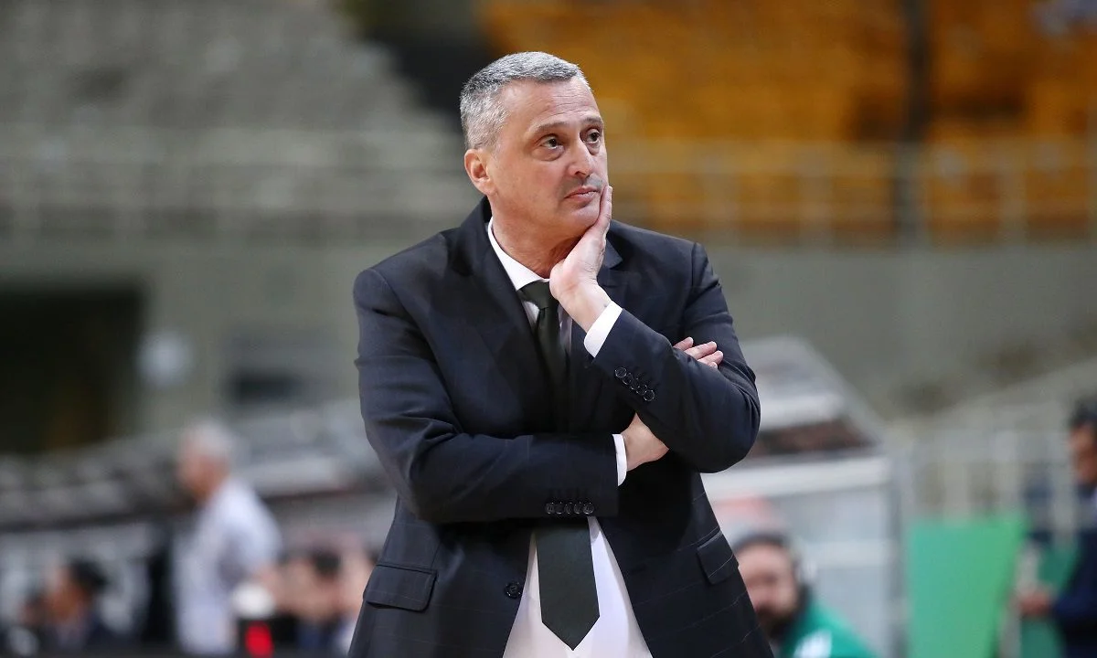 Ο -απογοητευτικός για άλλη μια φορά- Παναθηναϊκός τα… είδε όλα κόντρα στο Περιστέρι, με αποτέλεσμα την «έκρηξη» του κόσμου του στο Twitter.