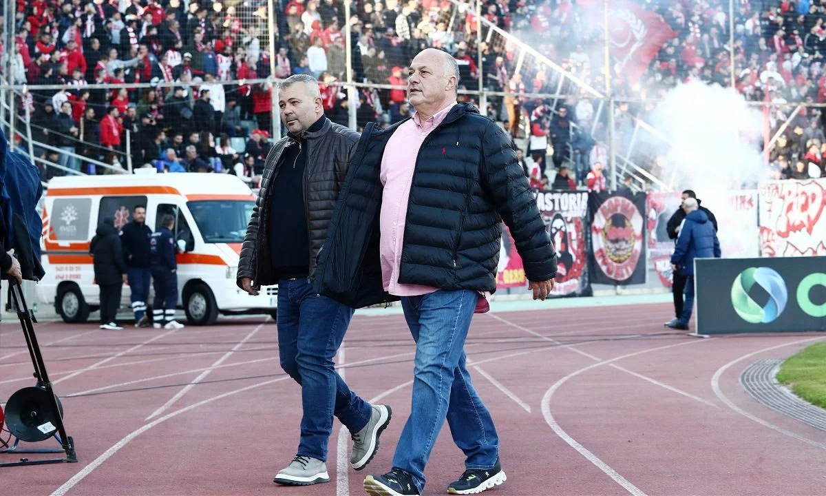 Οι κινήσεις που έκανε ο Αχιλλέας Μπέος έφεραν κόσμο στα μαγαζιά του Βόλου, έσοδα στην ομάδα, γκολ και θέμα στον κόσμο.