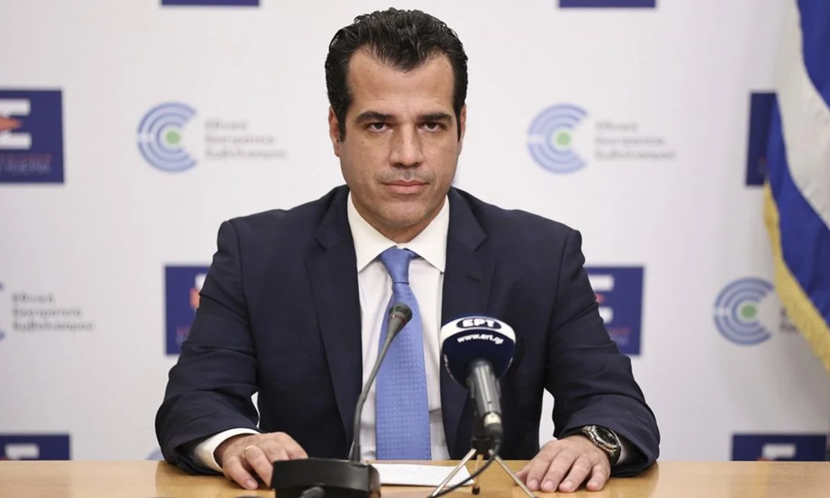 Ο Θ. Πλεύρης επιτέλους αποφάσισε να παραδεχθεί τα χάλια του ΕΣΥ, άλλα δεν έκανε ούτε λόγο για δημιουργία επιπλέον κλινών και πρόσληψη προσωπικού.