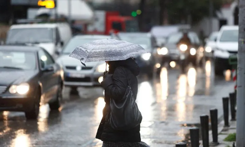 Καιρός με βροχές και καταιγίδες το Σάββατο (14/1) - Σε ποιες περιοχές θα ρίξει (vid)